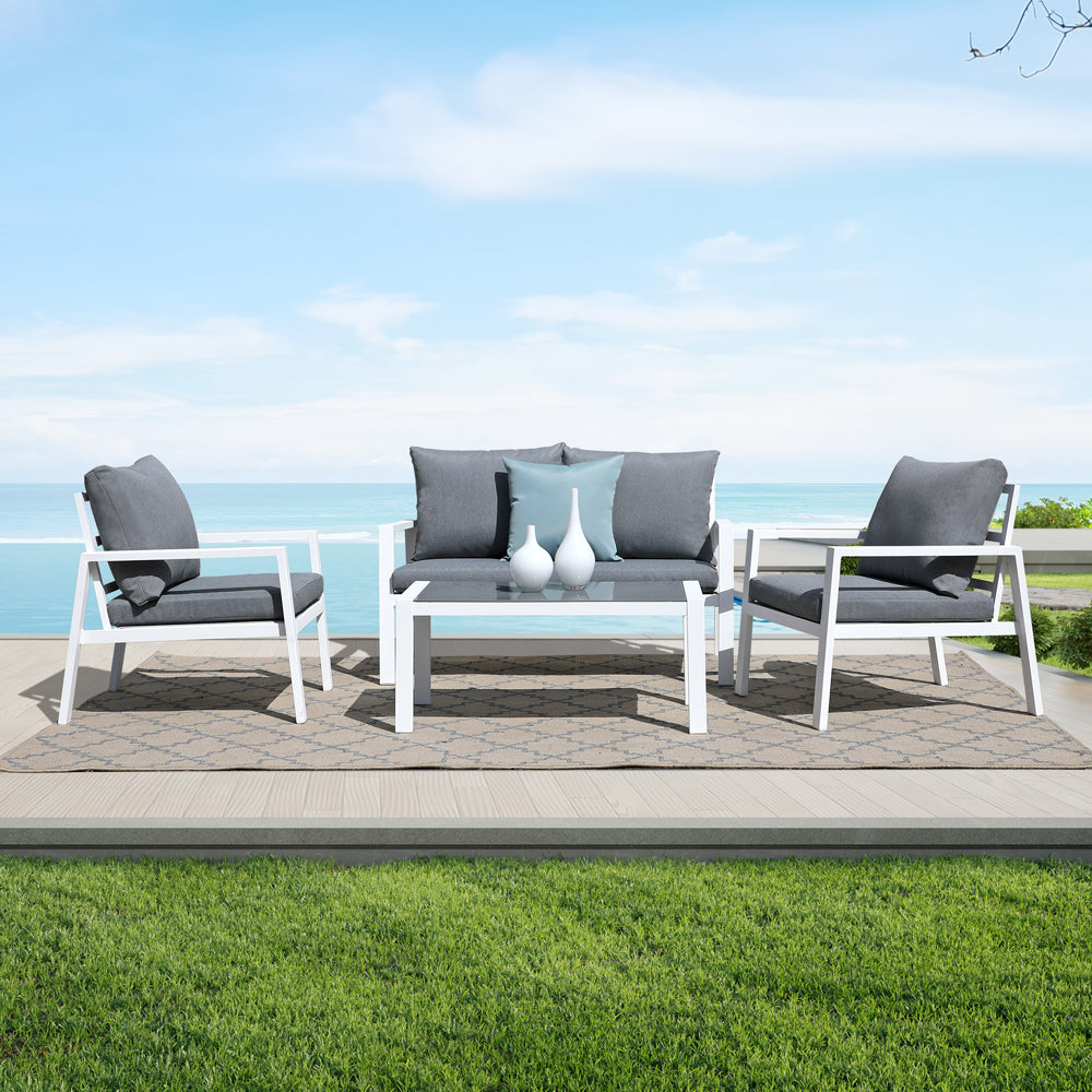 Outdoor Furniture Clean Guide 2022 (Metal & Plastics) | Orange-Casual