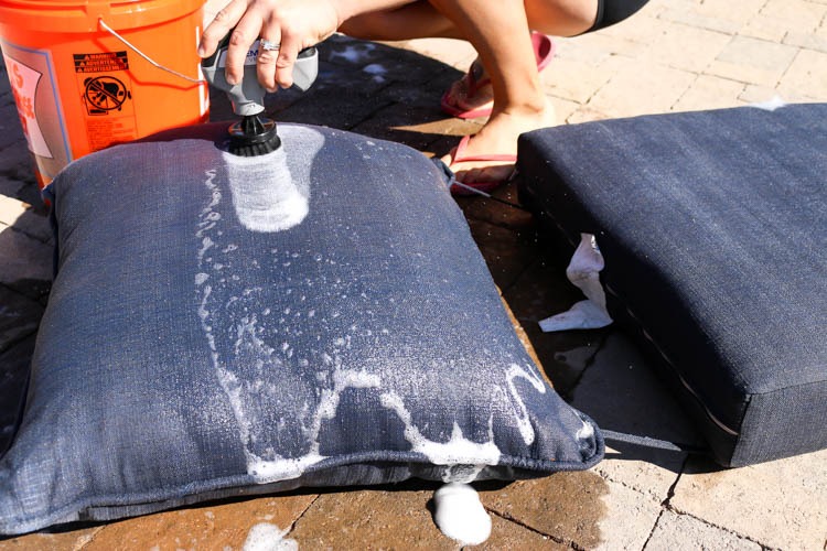 How To Clean Outdoor Cushions? 【Ultimate Guide】
