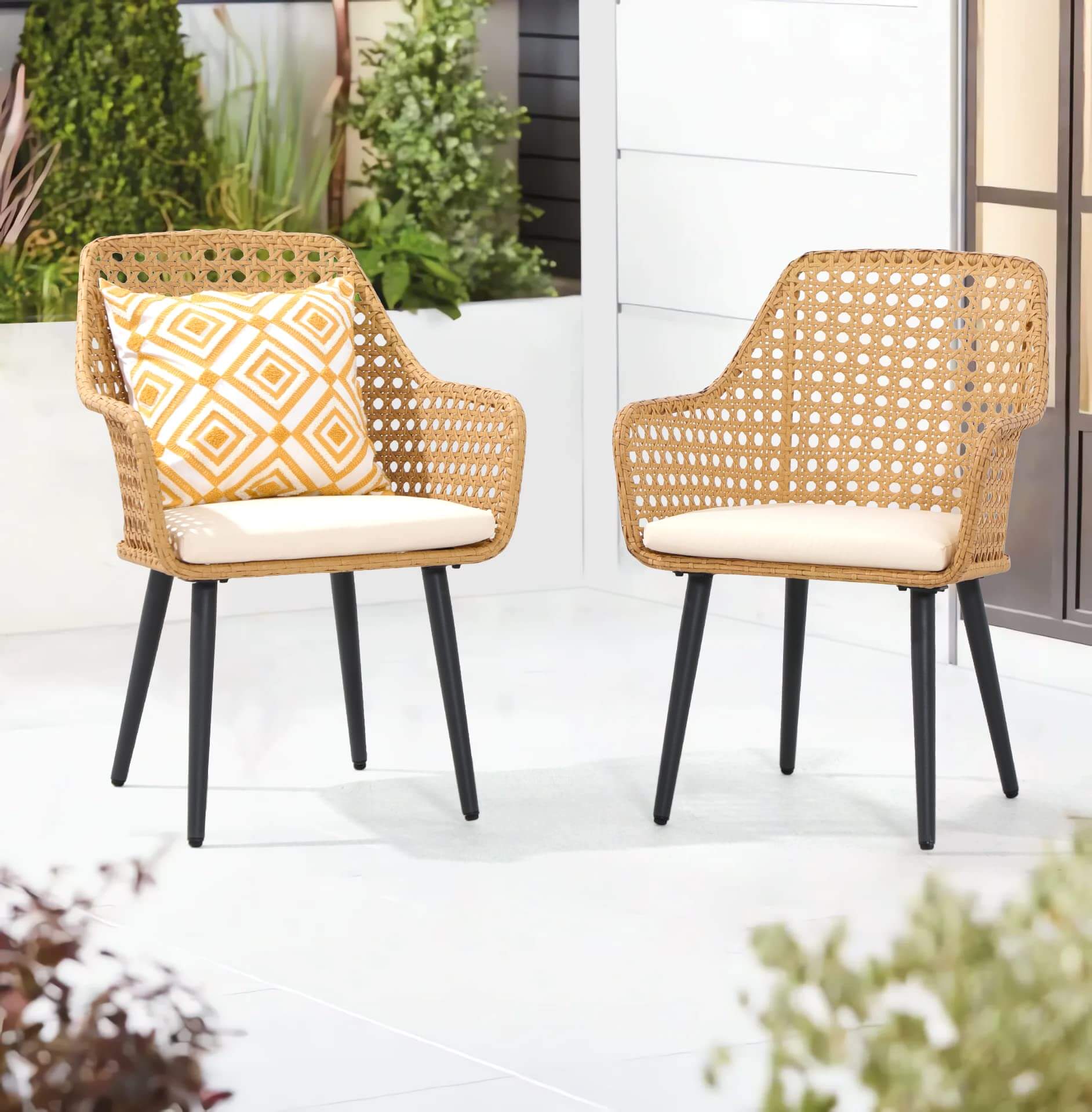 Patio Dining Chair, All-Weather Wicker Outdoor Dining Chair Set of 2, Rattan Armchair Seating with Cushion