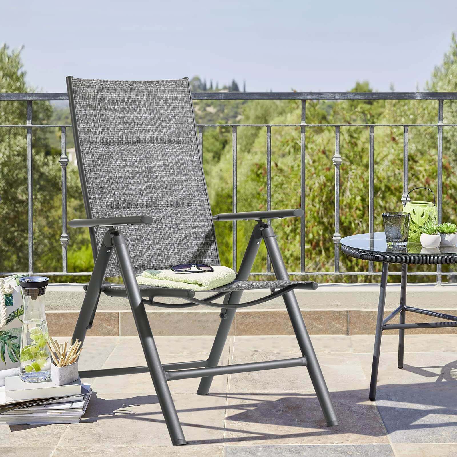 Aluminium best sale lawn chairs