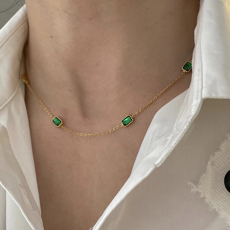 Vintage Style Skinny Chain Splicing Emeralds Necklace