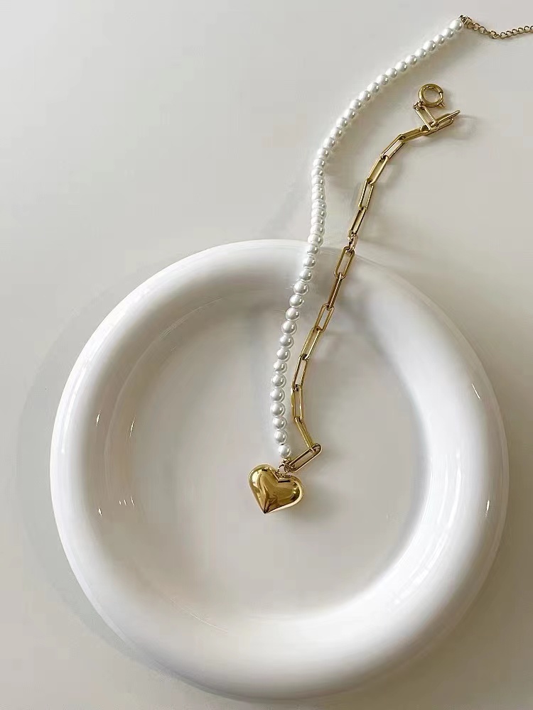 Pearls Splicing Skinny Chain With Hollow Heart Pendant Necklace