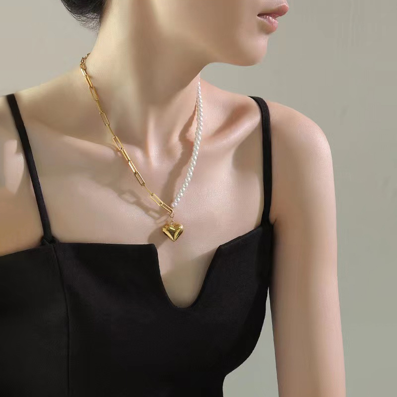 Pearls Splicing Skinny Chain With Hollow Heart Pendant Necklace