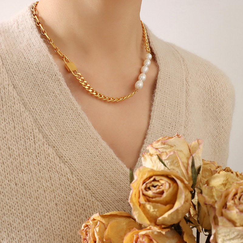 Chunky Chain With Lock & Fresh Water Pearl Splicing Necklace