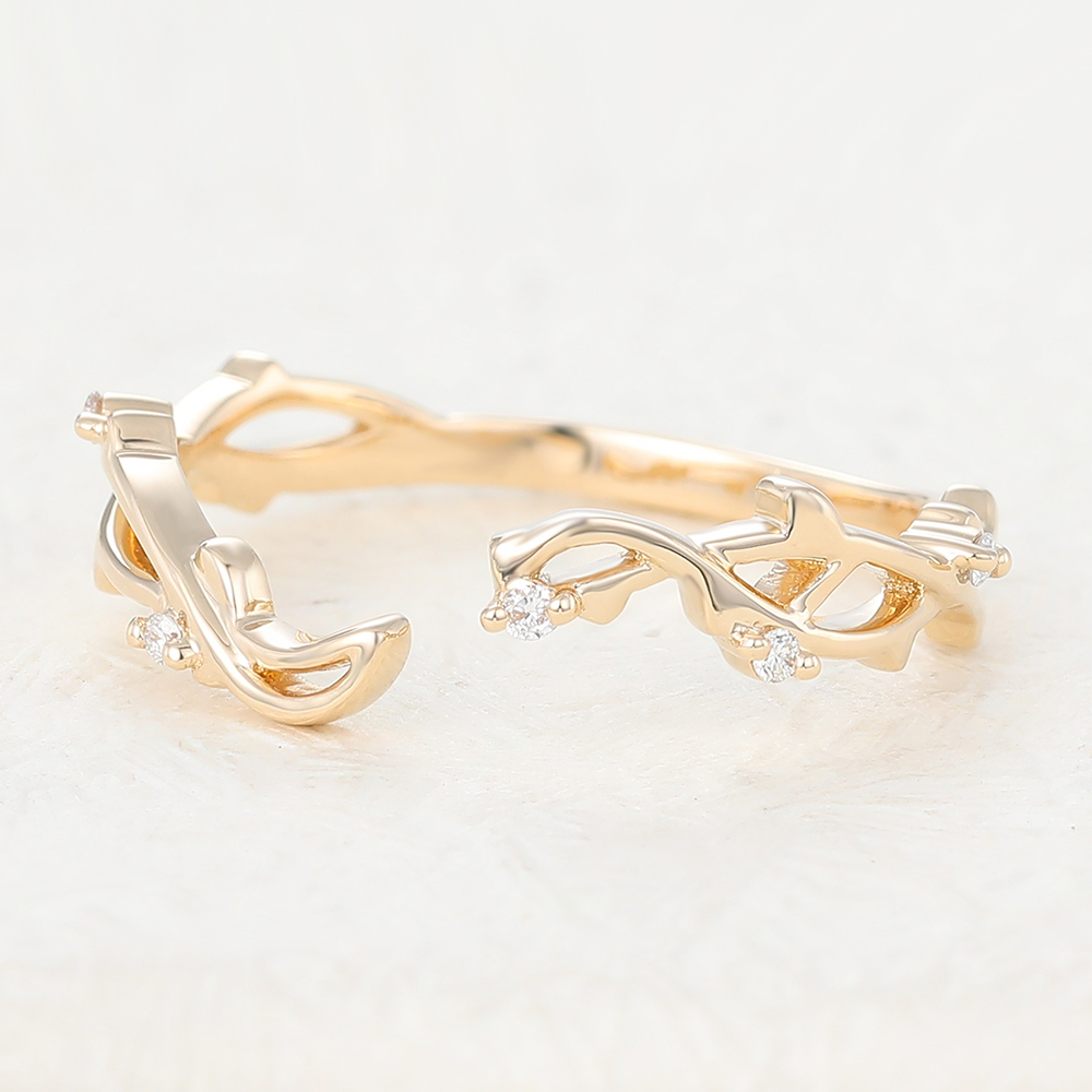yellow gold curved ring