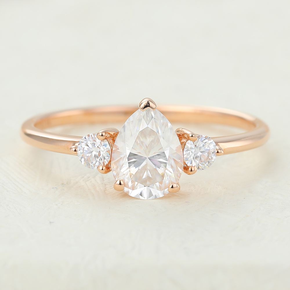 Juyoyo Pear shaped Moissanite Rose Gold Engagement Ring  