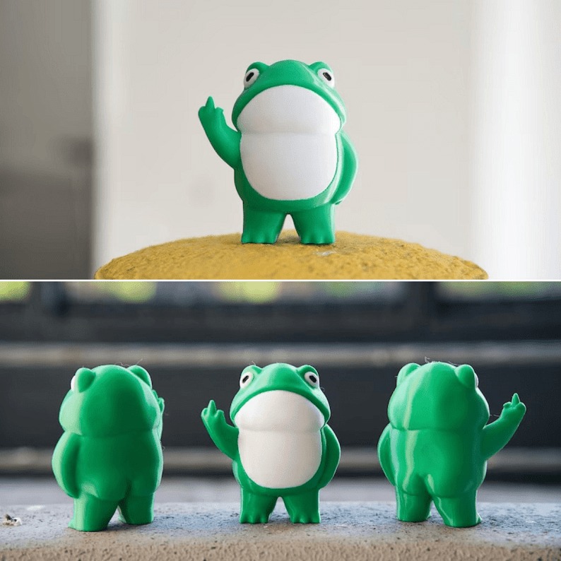 🐸Rebellious Frog Figurine