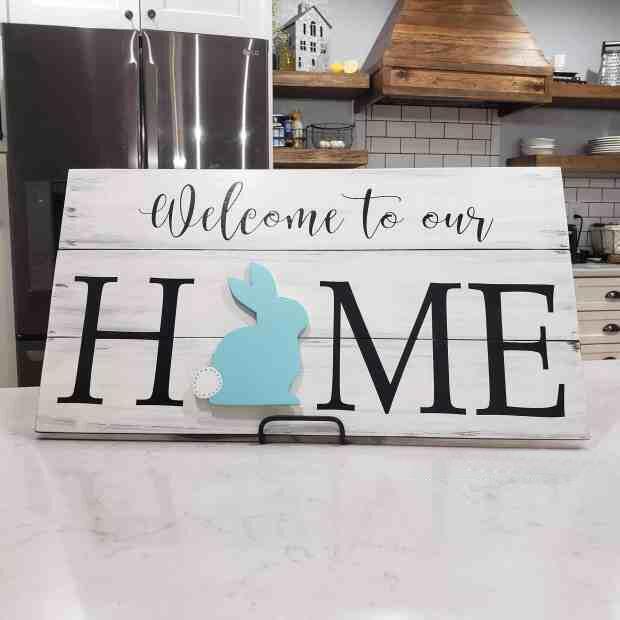 FAMILY SIGN WITH 7 INTERCHANGEABLE PIECES