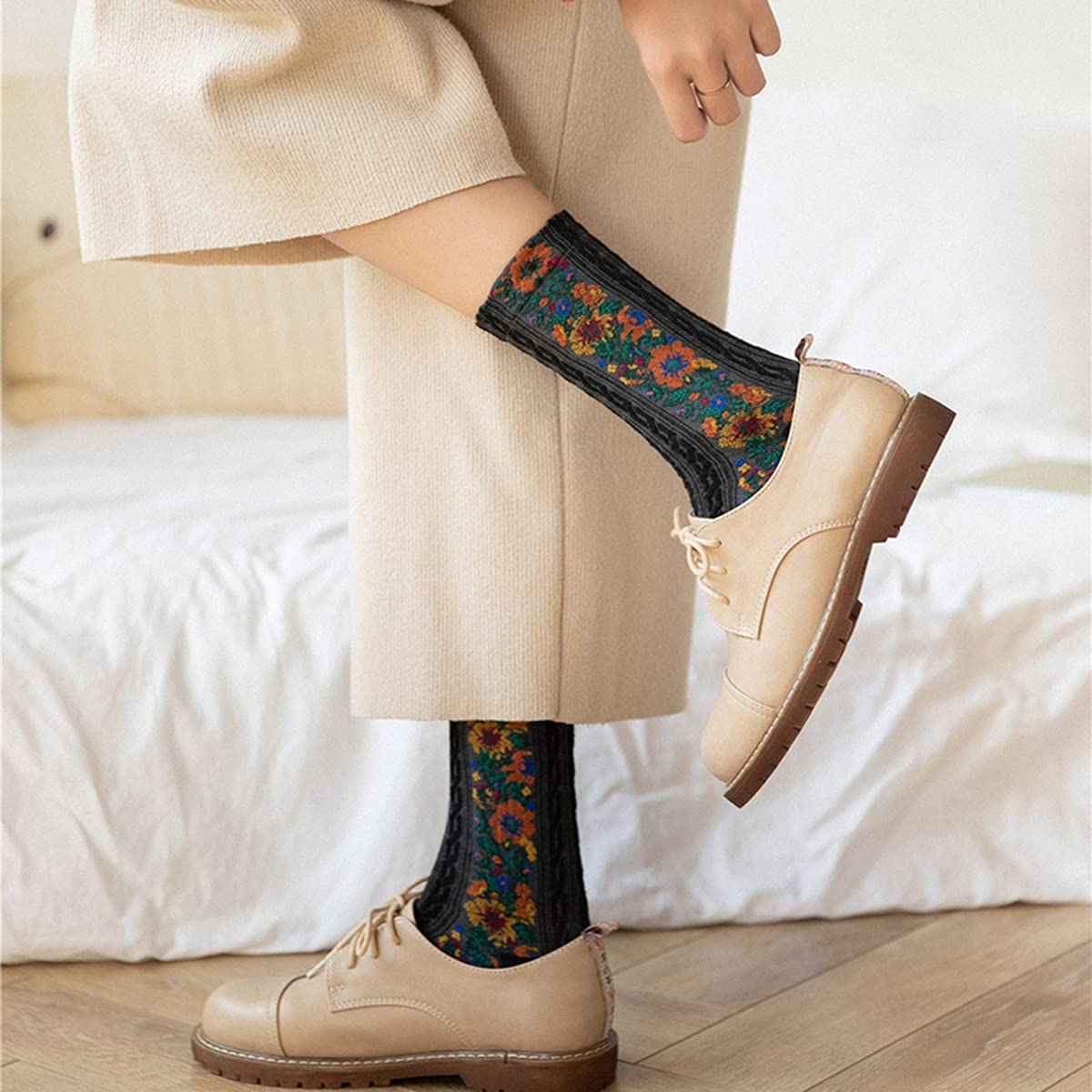 🌼Vintage Embroidered Floral Socks