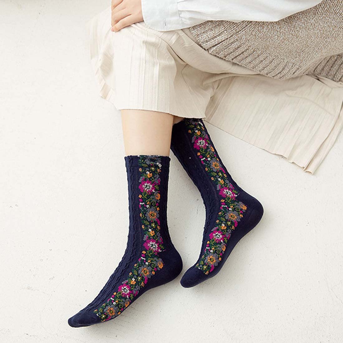 🌼Vintage Embroidered Floral Socks