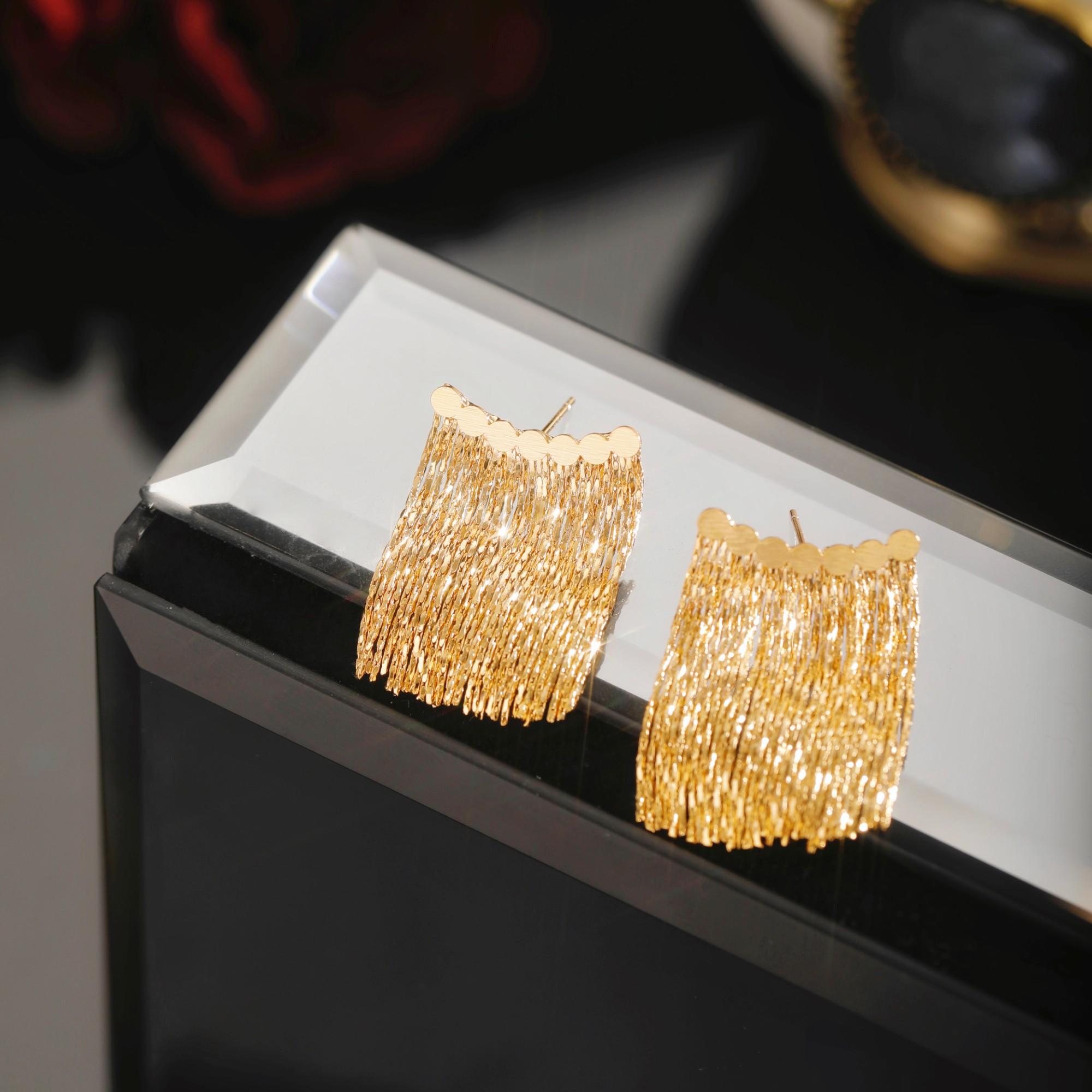 Golden Glitter 18K Gold Plated Metal Tassel Earrings-belovejewel.com