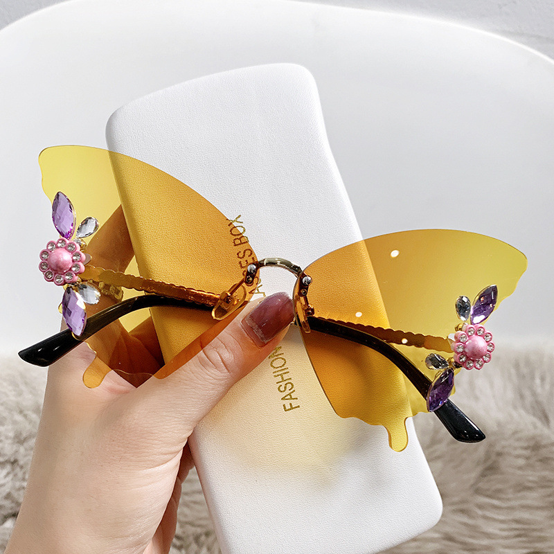 🦋BUTTERFLY SUNGLASSES