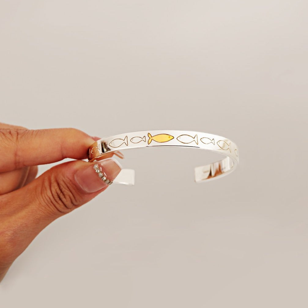 Swimming Against The Current Bangle-belovejewel.com