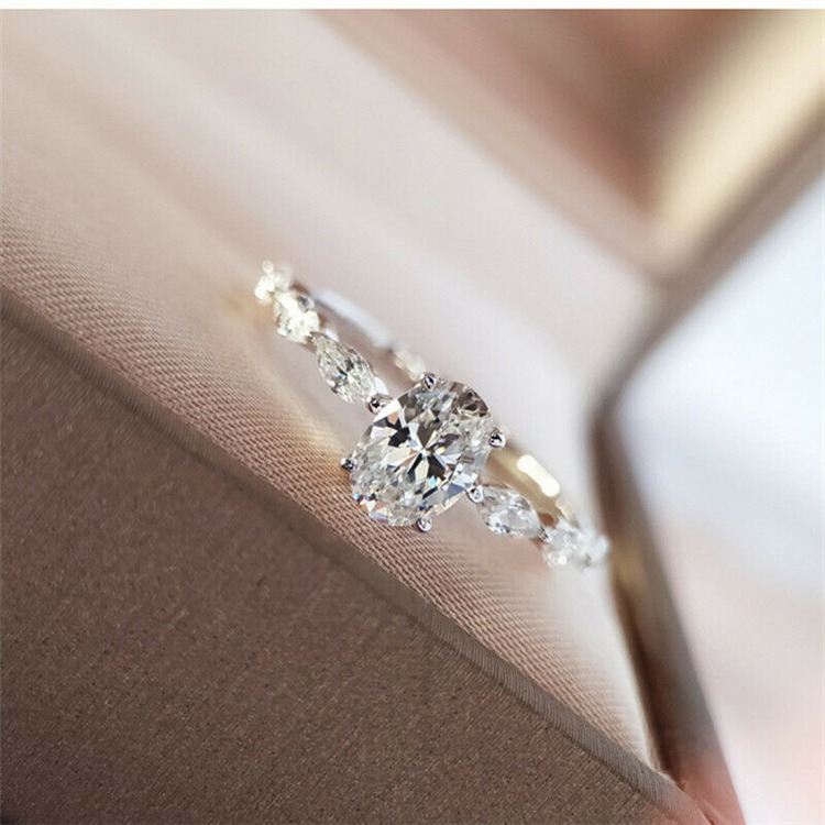 Melody Oval Moissanite Engagement Ring-belovejewel.com