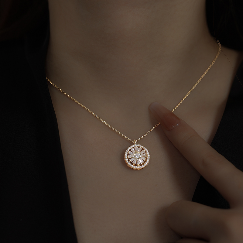 Luxury Crystal Sunflower Fidget Necklace-belovejewel.com
