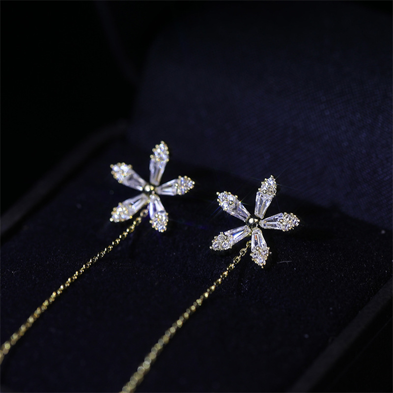 Shiny Diamond Flower Earrings-belovejewel.com