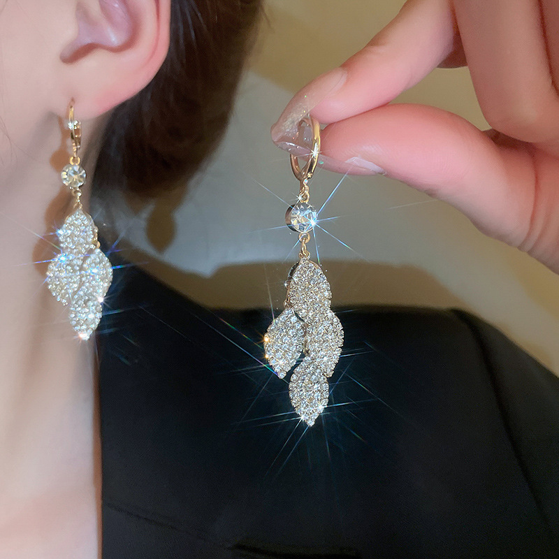 Diamond-Studded Leaves Tassel Earring-belovejewel.com