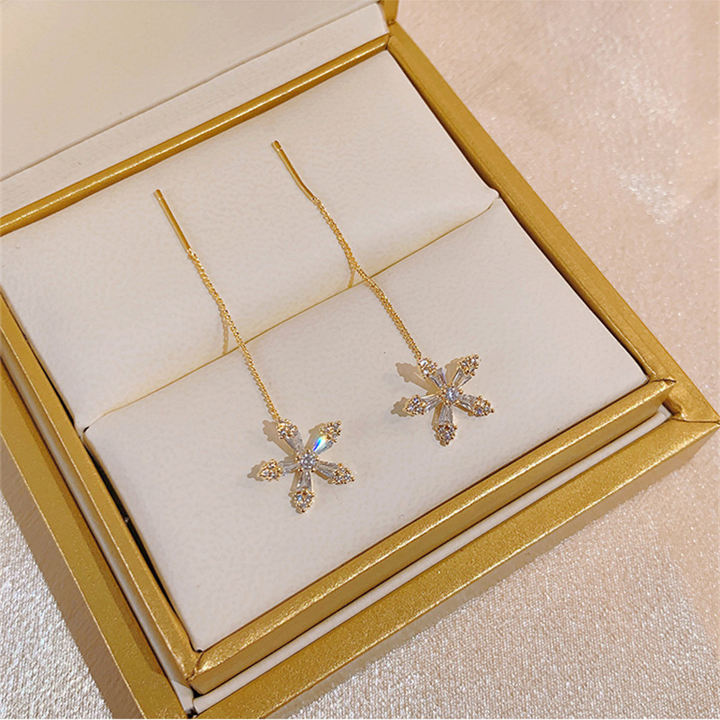 Shiny Diamond Flower Earrings-belovejewel.com
