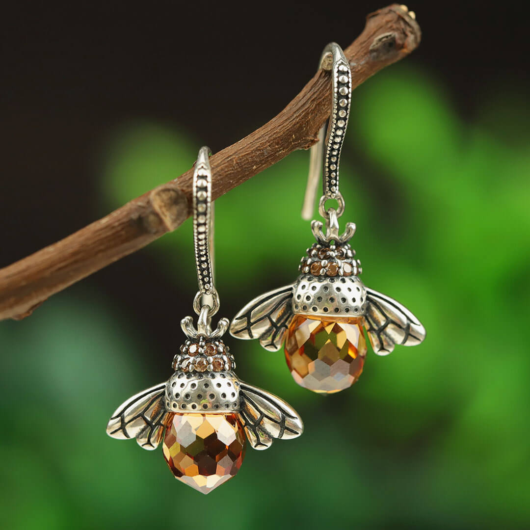 "Dancing Bee" Earrings & Necklace