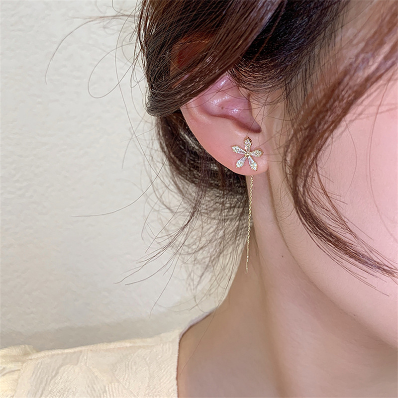 Shiny Diamond Flower Earrings-belovejewel.com
