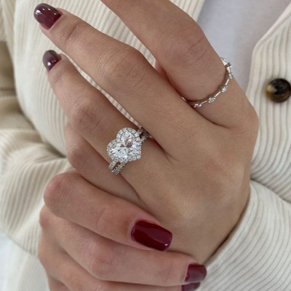 French-Set Heart Halo Moissanite Ring-belovejewel.com