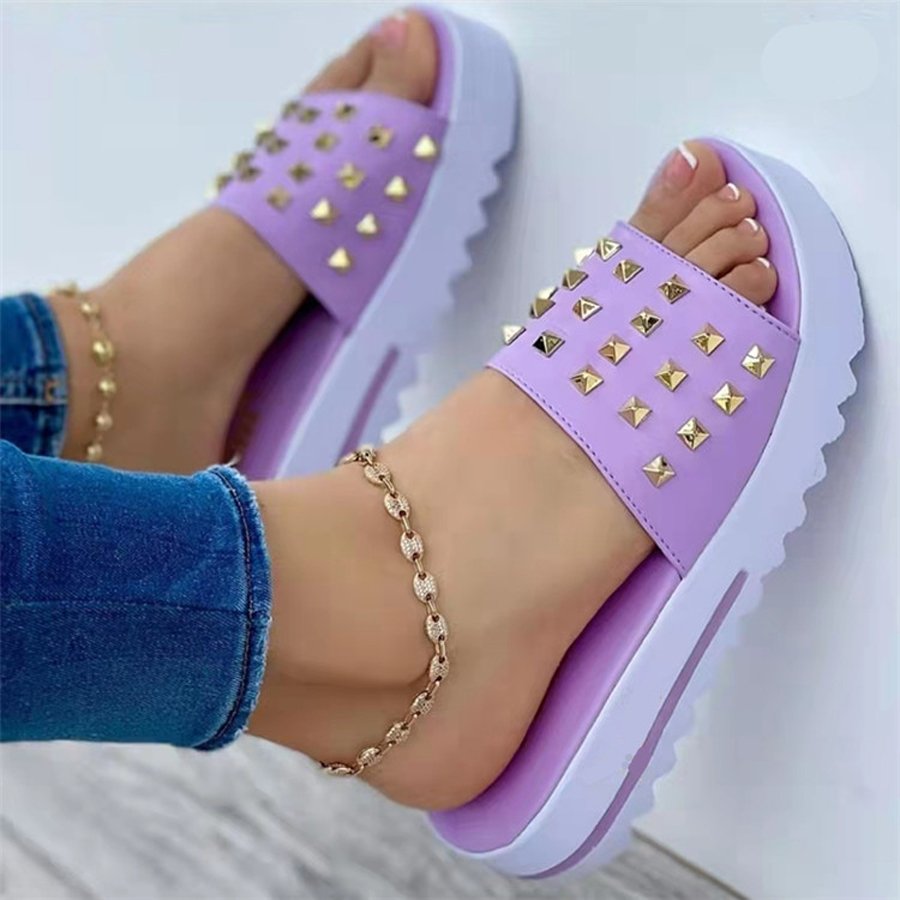 Studded Casual Resort Slippers