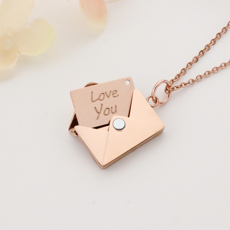 "I love You" Envelope Necklace