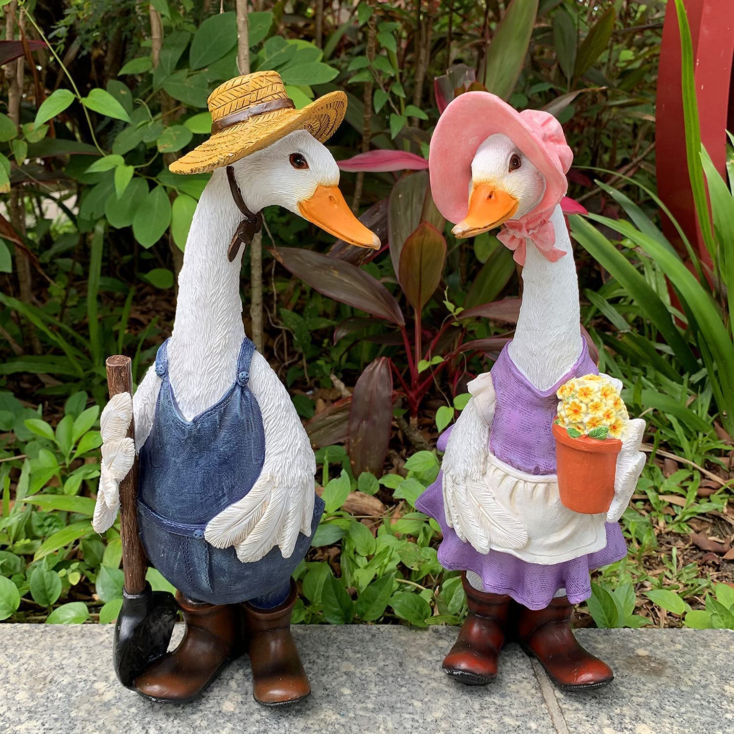 Garden Statues Gardener Couple Duck-EchoDecor