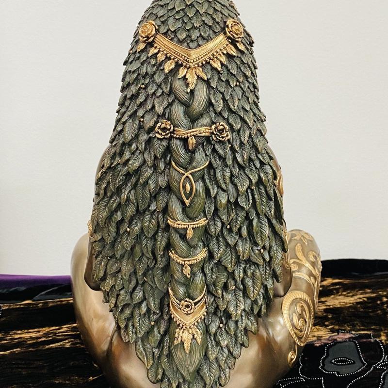 Mother Earth Goddess Statue-EchoDecor