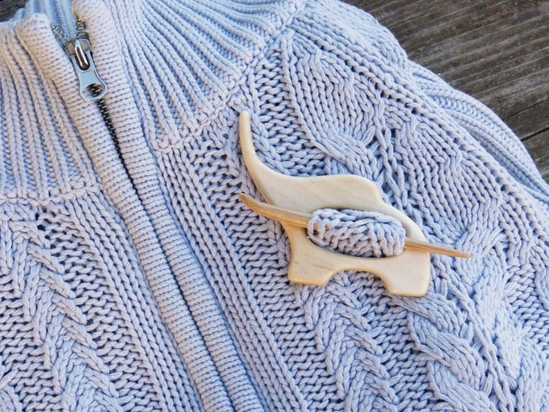 🎄 LAST DAY 50% OFF🔥 Brooch pin with wooden animal pattern (sweater clip)-EchoDecor