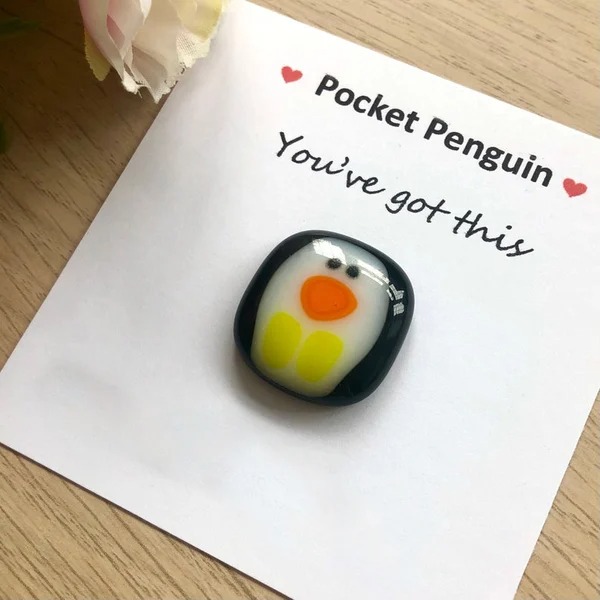 🔥Special Gift 🎁-A Little Pocket Penguin Hug-EchoDecor