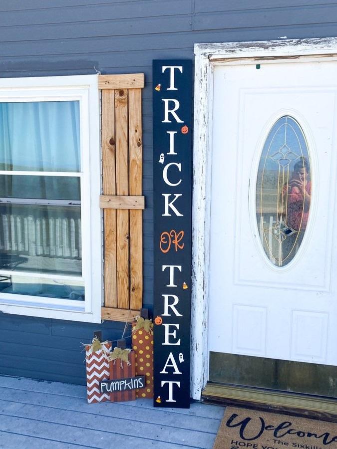 Trick or Treat front door Halloween sign-EchoDecor