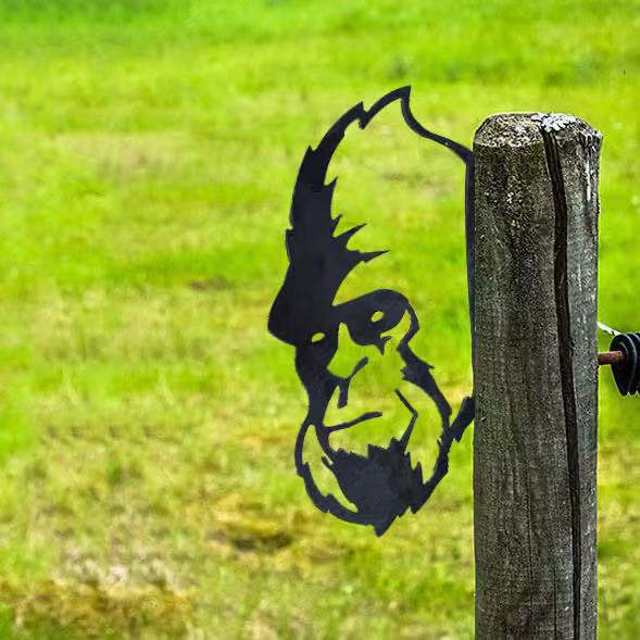 🐏 Outdoor Garden Farm Peeping Goat Metal Artwork Indoor Decoration-EchoDecor