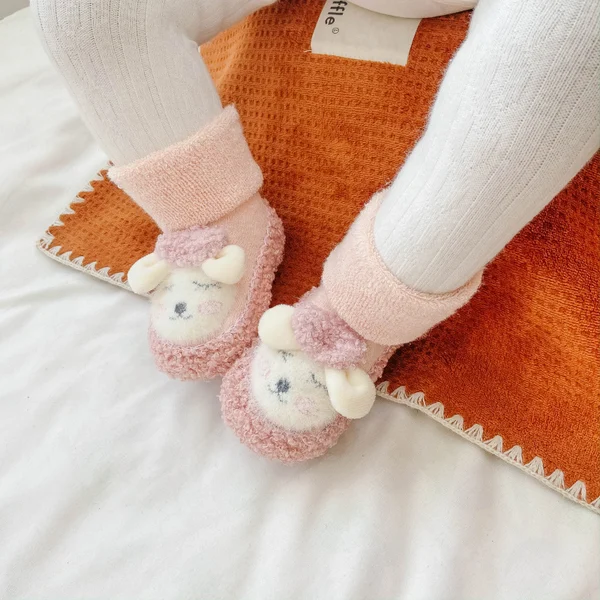 🎄Early Christmas Sale-🛒50% OFF-A Pair of Baby Cartoon Plush Cotton Toddler Shoes🐑🧦