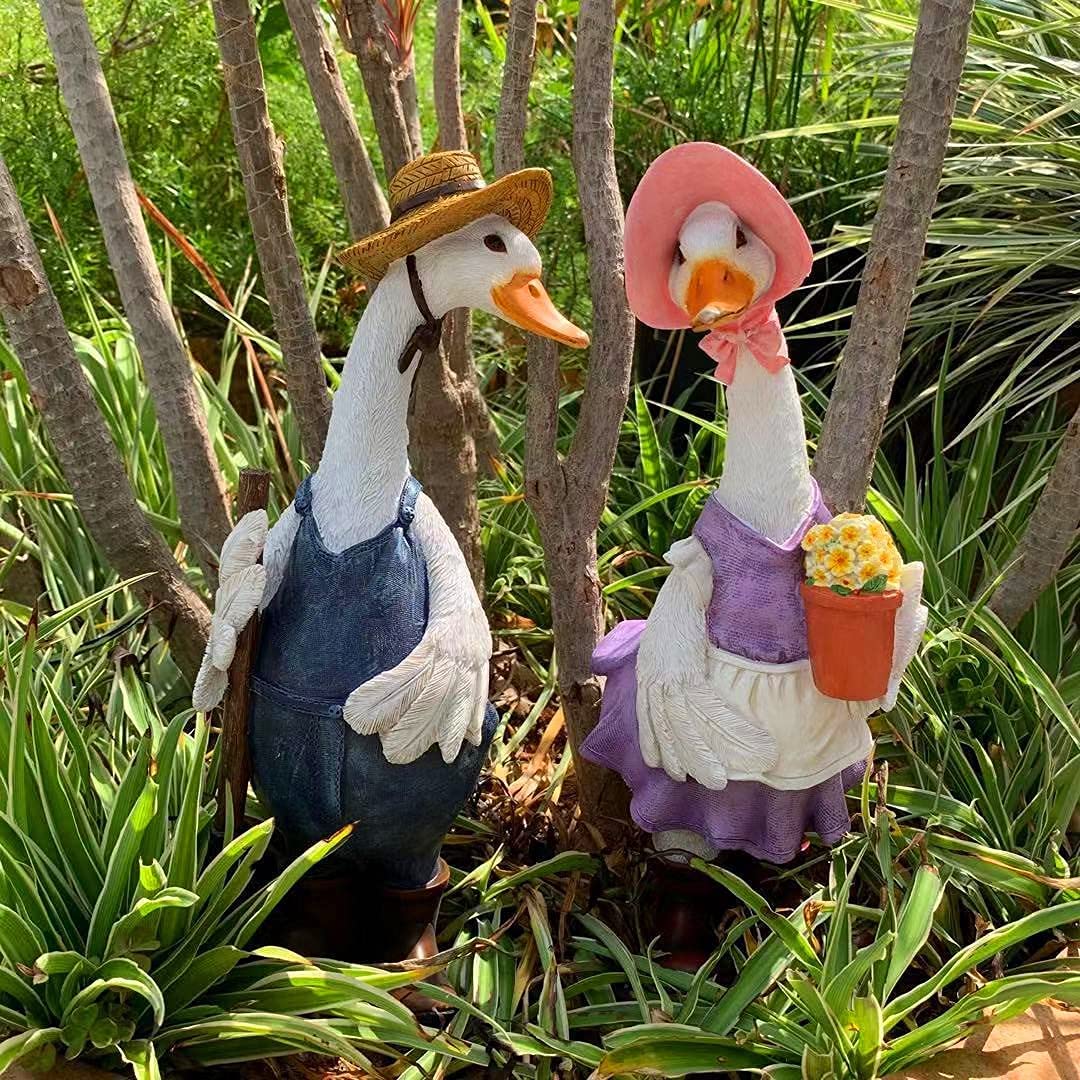 Garden Statues Gardener Couple Duck-EchoDecor