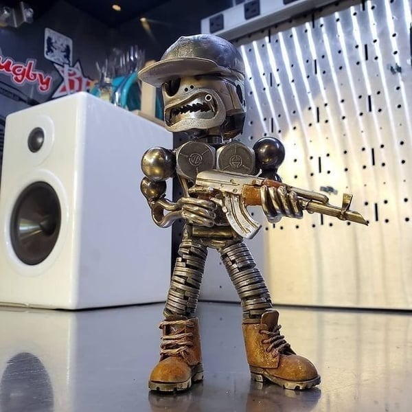 🔥🤖Recycling/Scrap Metal Standing Warrior Sculpture 🤖 🔥Handmade-Piston Man-EchoDecor