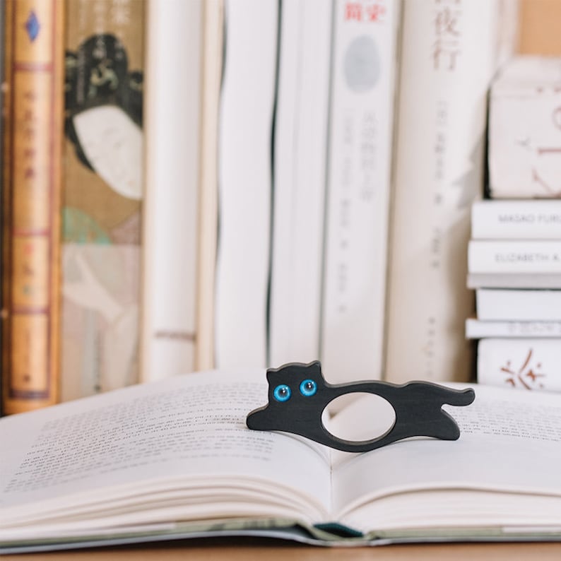 Cute Wood Book Holder Thumb Page Holder-EchoDecor