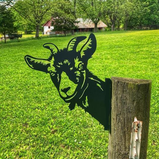 Funny Animal🐱 Outdoor Garden Farm Peeping Goat Metal Artwork Indoor Decoration-EchoDecor