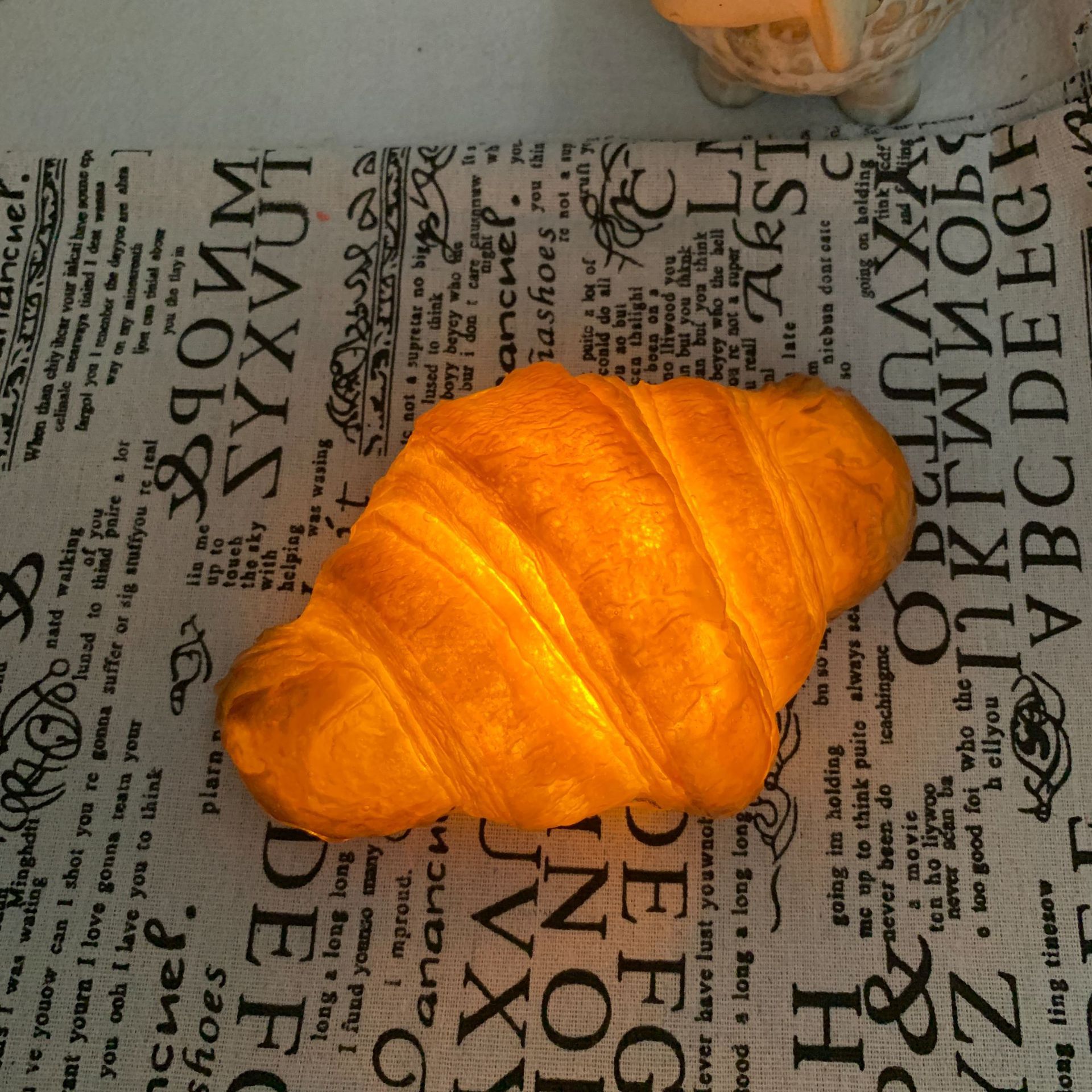 🥐Croissant Night Light Decorative LED Light