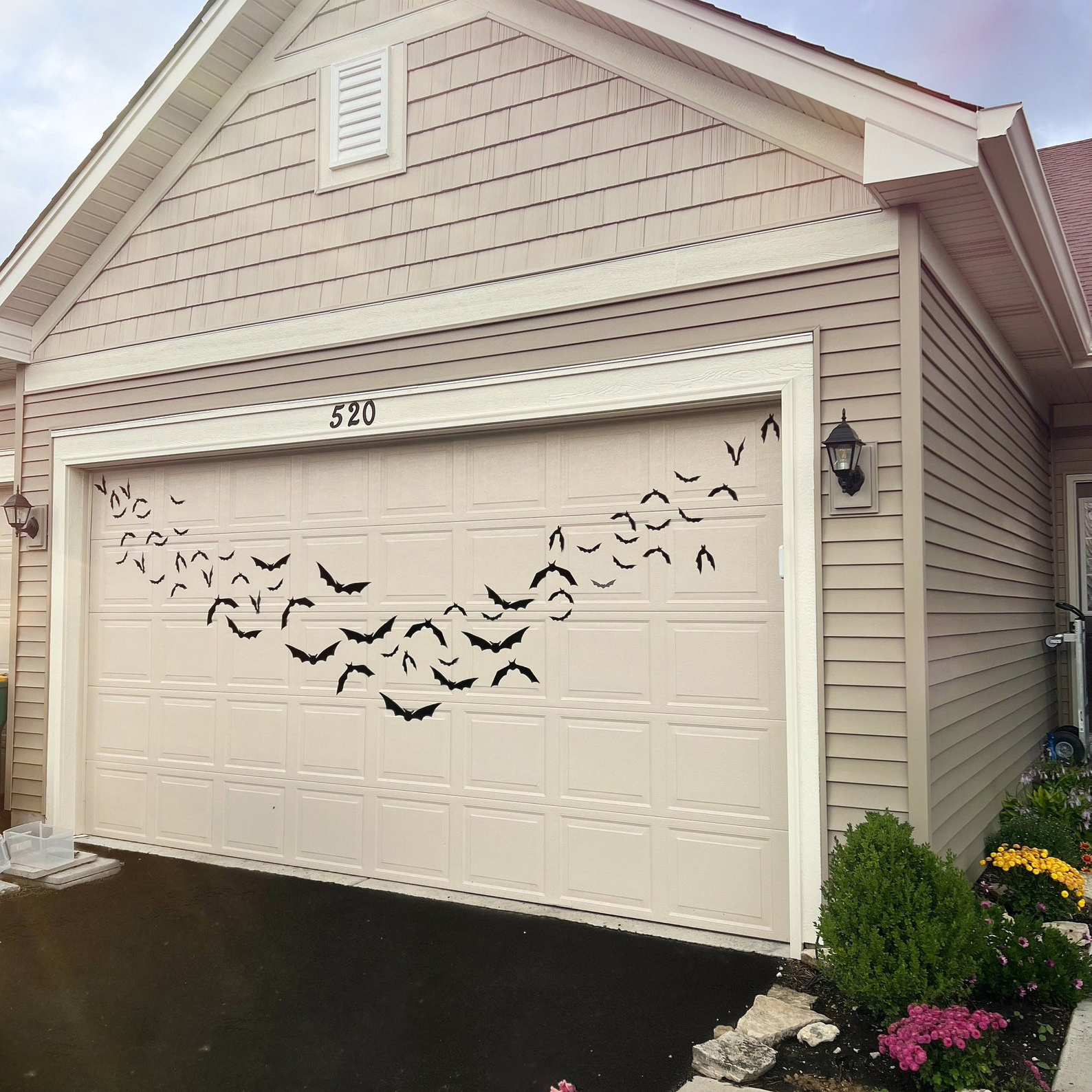 🔥Hot Sale 40% OFF🔥Halloween Bats Garage Door Decor（1 Set 12 Pcs）