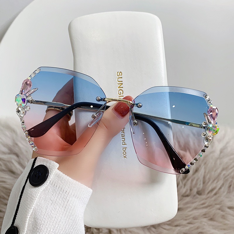 🔥Spring Hot Sale 48% OFF🔥- Woman Rimless Diamond Sunglasses