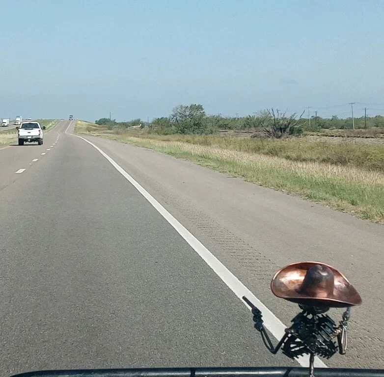 🤠Cowboy Skull Gunslinger Hood Ornament Sculpture
