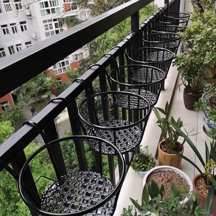 Iron Art Hanging Baskets Plant Pot 