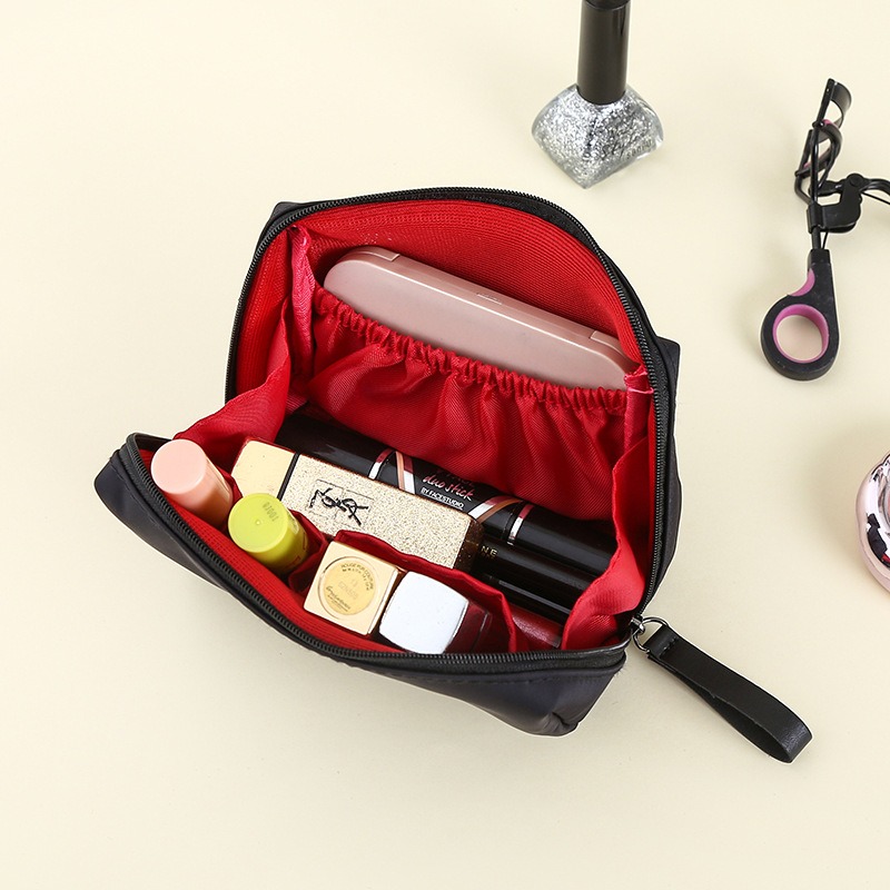 TRAVEL MAKEUP POUCH FOR WOMEN