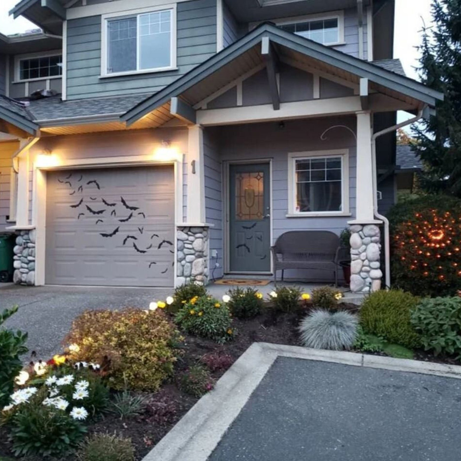 🔥Hot Sale 40% OFF🔥Halloween Bats Garage Door Decor（1 Set 12 Pcs）