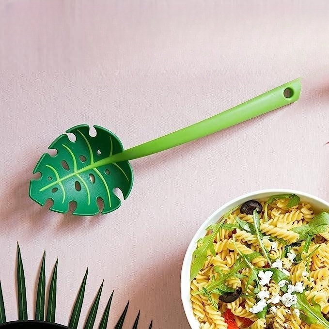  Leafy Ladle with a Twist 🍃🐢 Perfect for Noodles and Soups! 🍜🥄