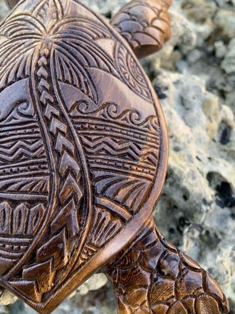 Hawaiian Turtle Woodcarving
