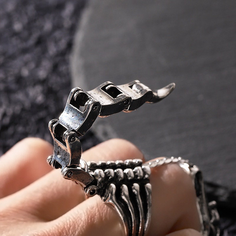 Alien Xenomorph Tail Ring - Biomechanical Ring Design
