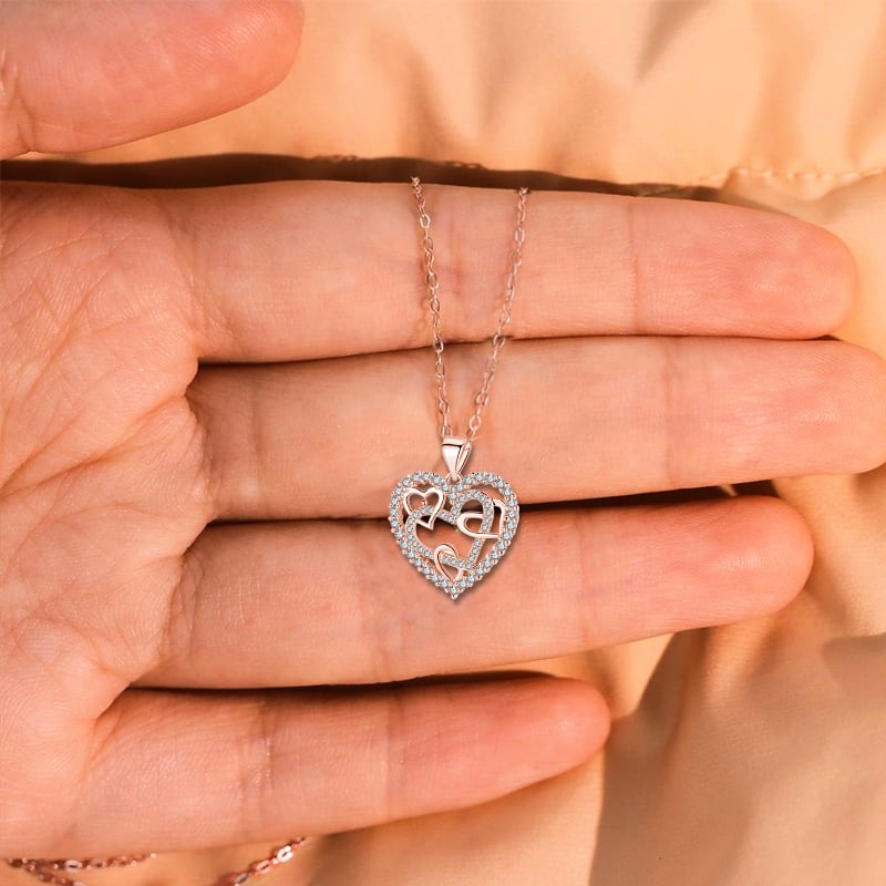Interlocking Hearts Necklace -👩‍❤️‍👩''Sisters of my soul & Friends o