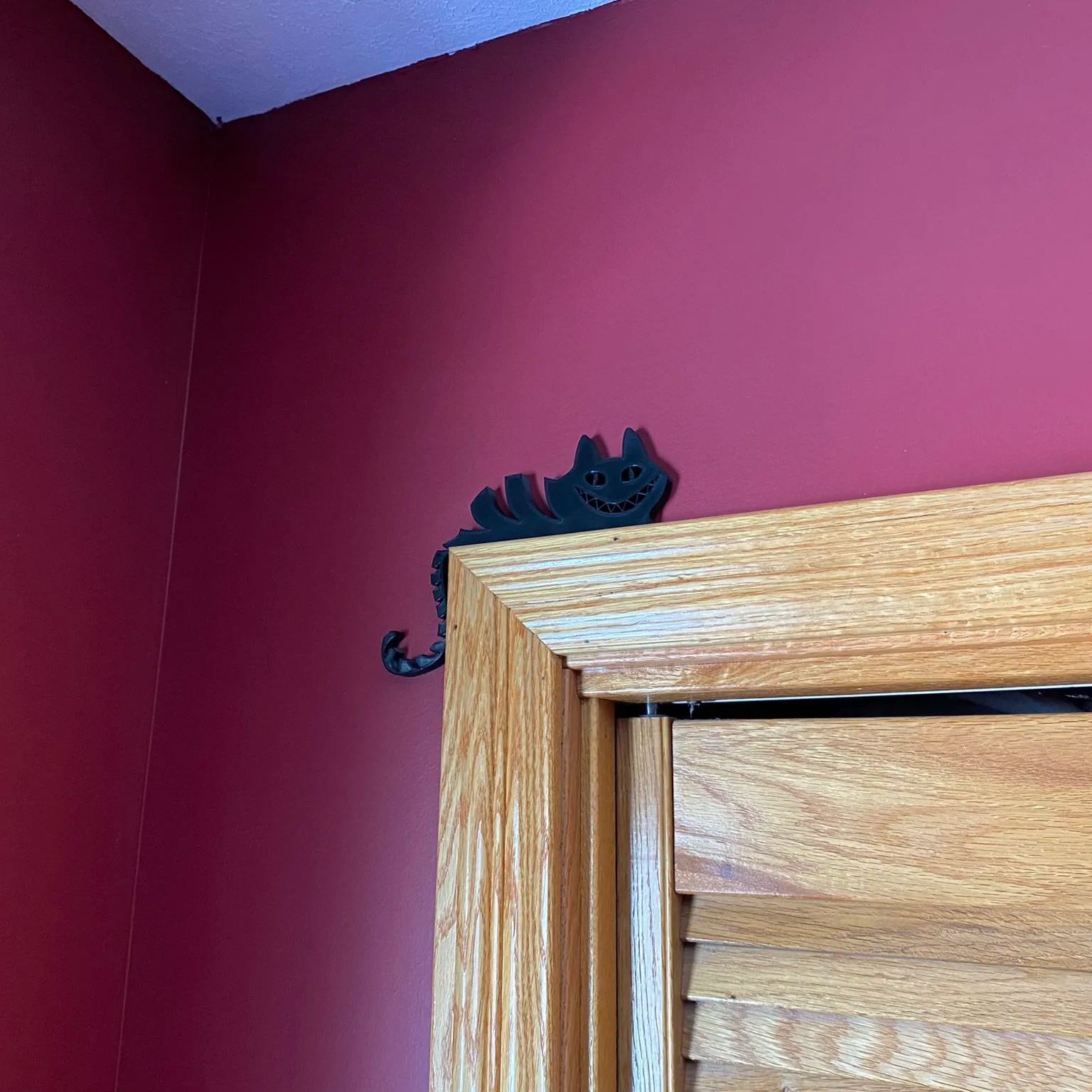 Cheshire Cat House Prop